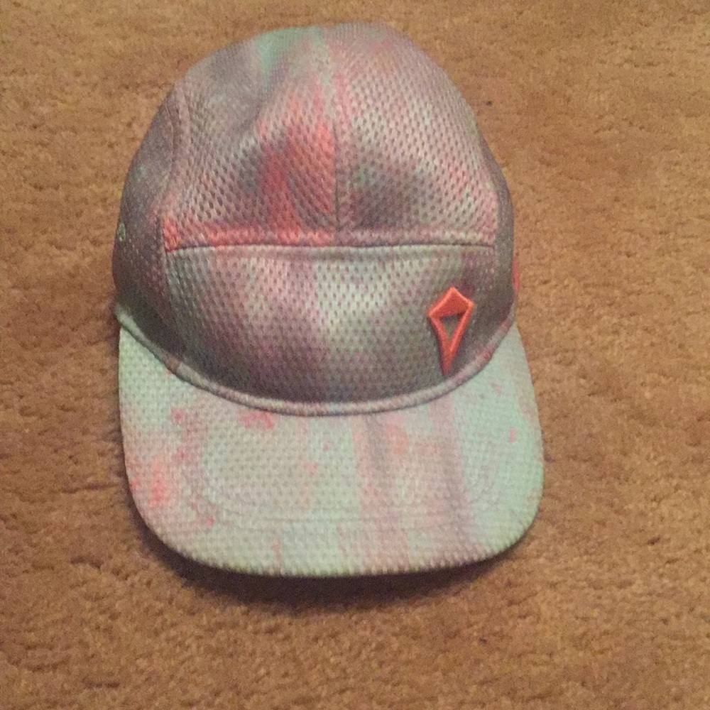 Ivivva hat